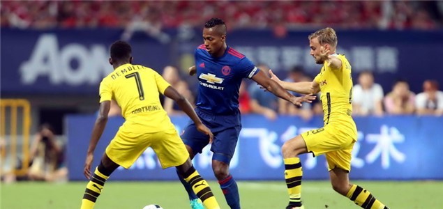 将目光集中 将目光集中